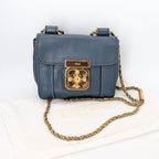 Chloé Mini Elsie Crossbody Bag aus blauem Leder