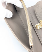 Louis Vuitton Amelia Wallet Mahina Leder Taupe