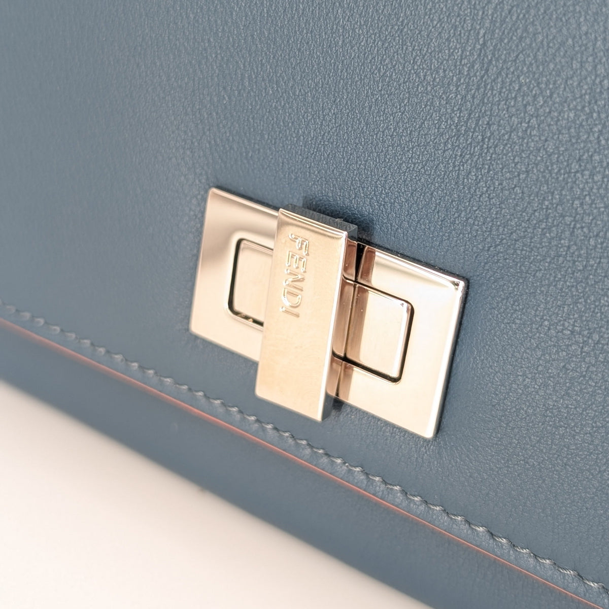 Fendi Selleria Continental Wallet Leder Blau neuwertig