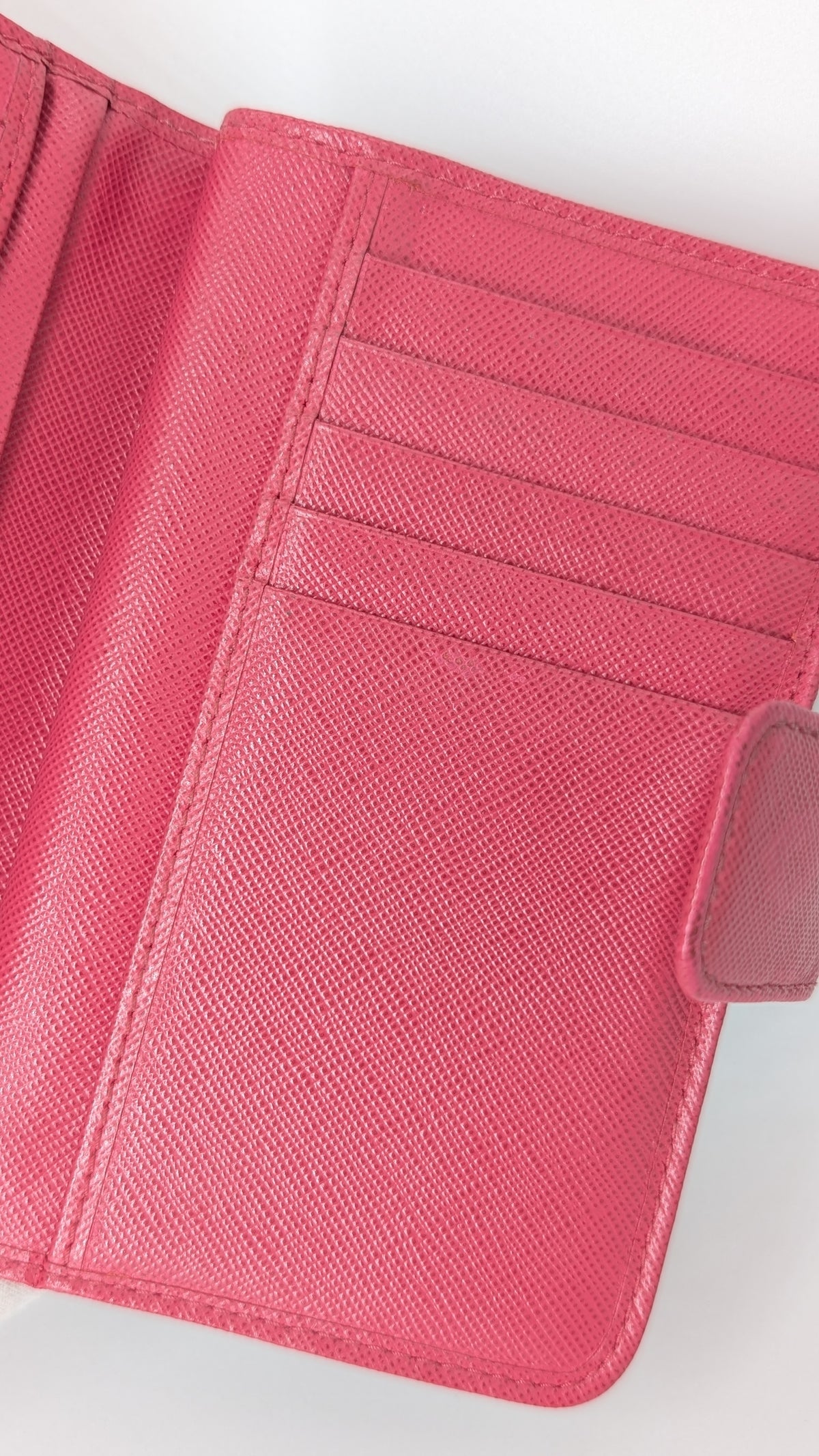 Prada Saffiano Leder Wallet Pink