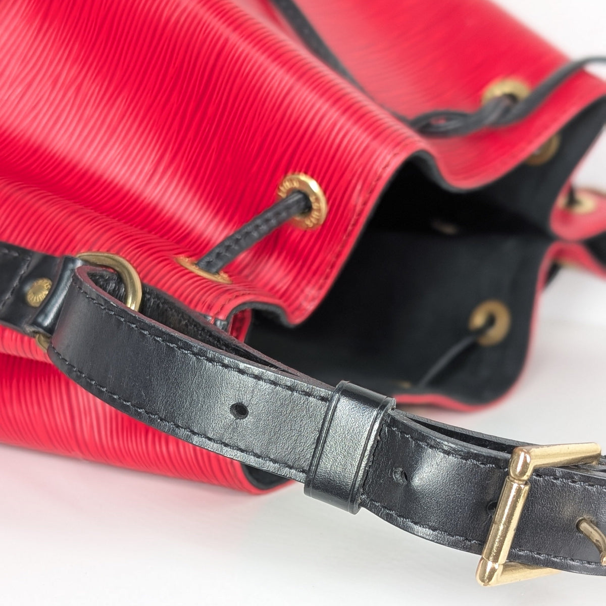 Louis Vuitton Petit Noé Epi Rot Schwarz Vintage