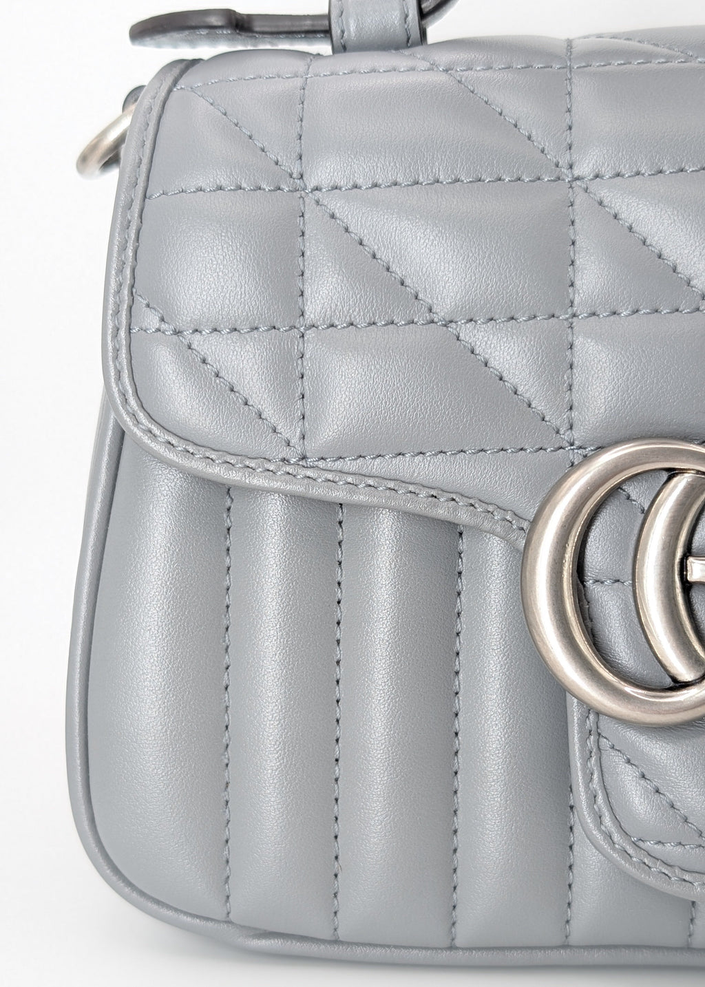 Gucci GG Marmont Monochrome Top Handle Flap Mini Grau