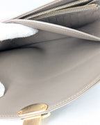 Louis Vuitton Amelia Wallet Mahina Leder Taupe