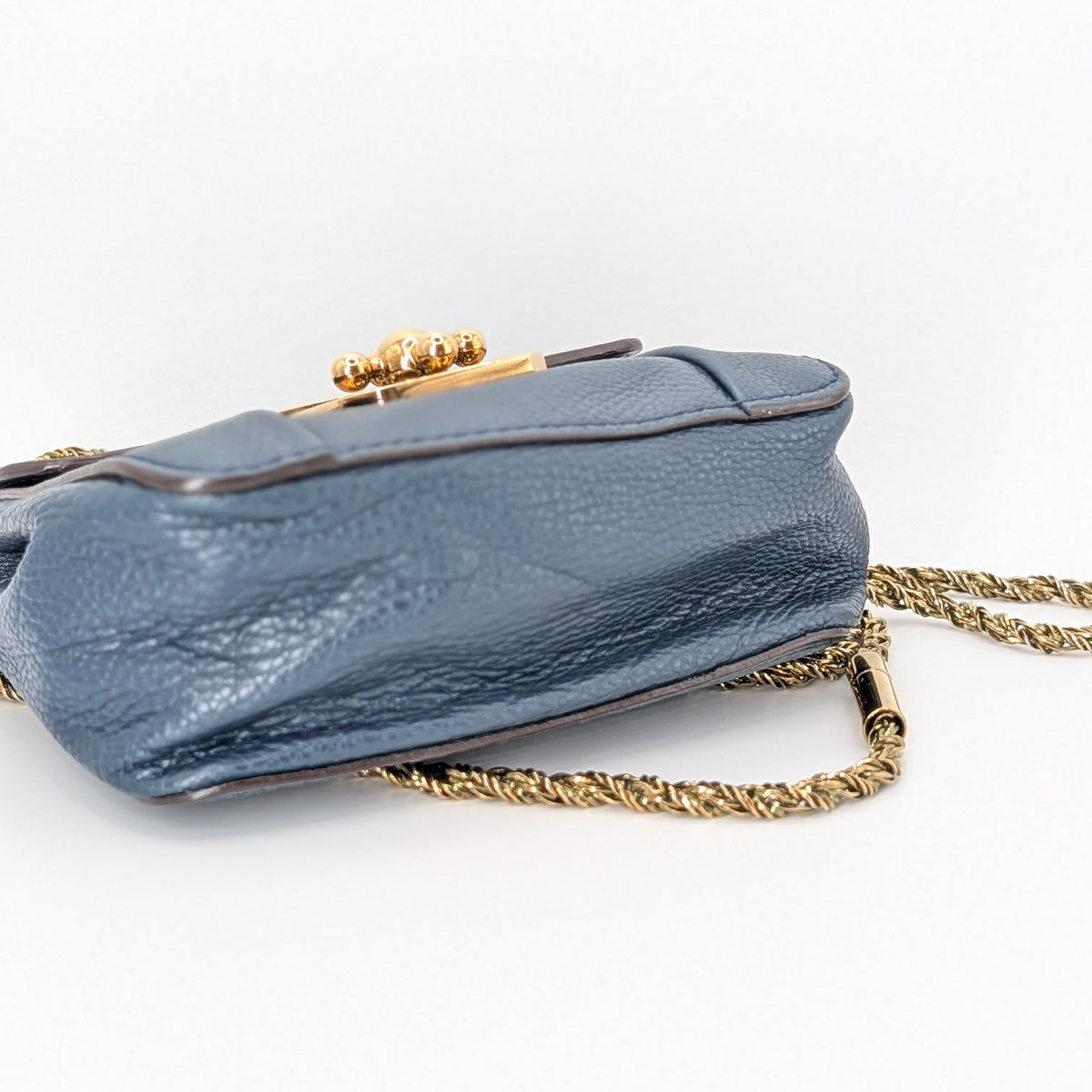 Chloé Mini Elsie Crossbody Bag aus blauem Leder