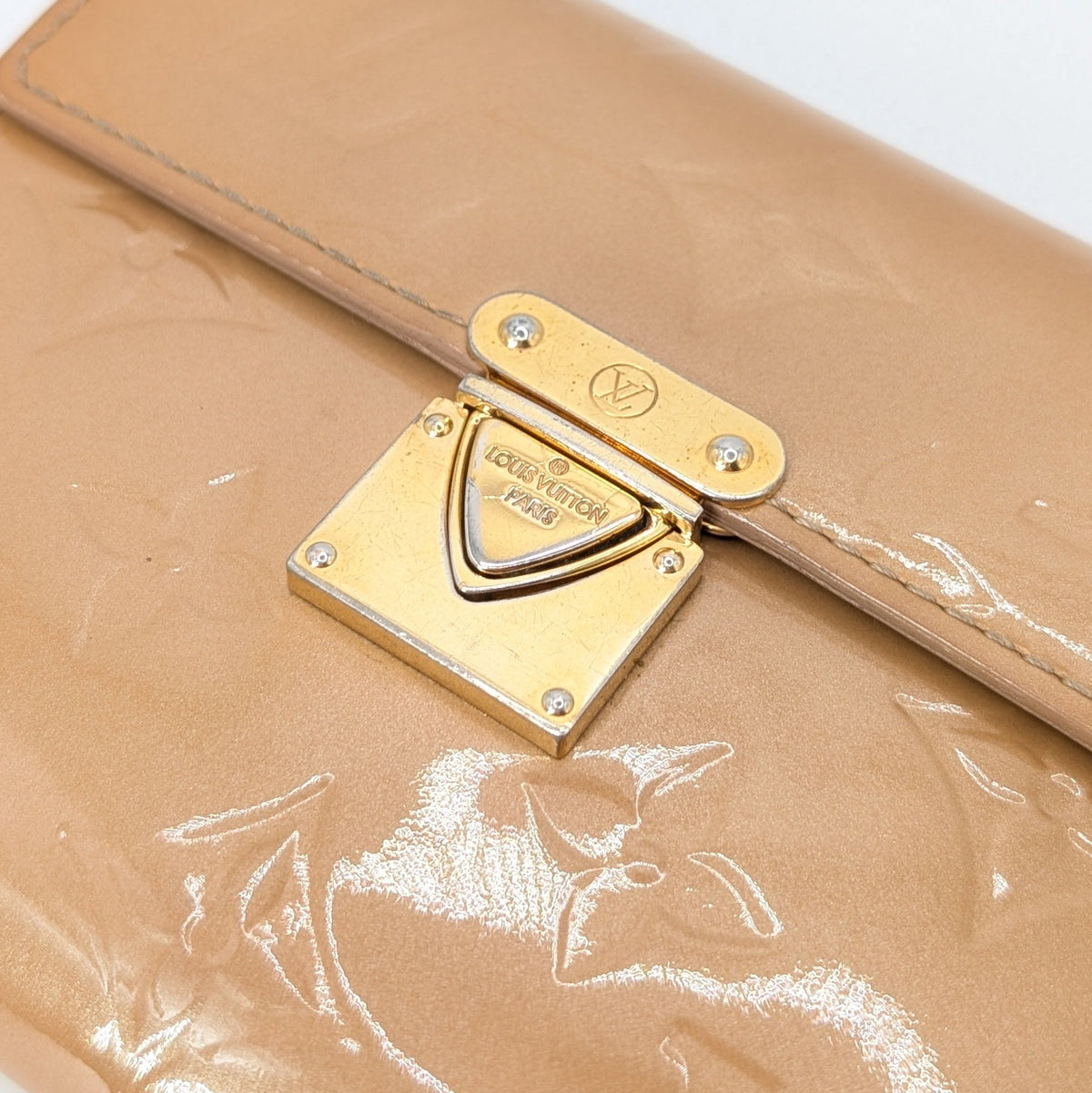 Louis Vuitton Koala Wallet Monogram Vernis Beige