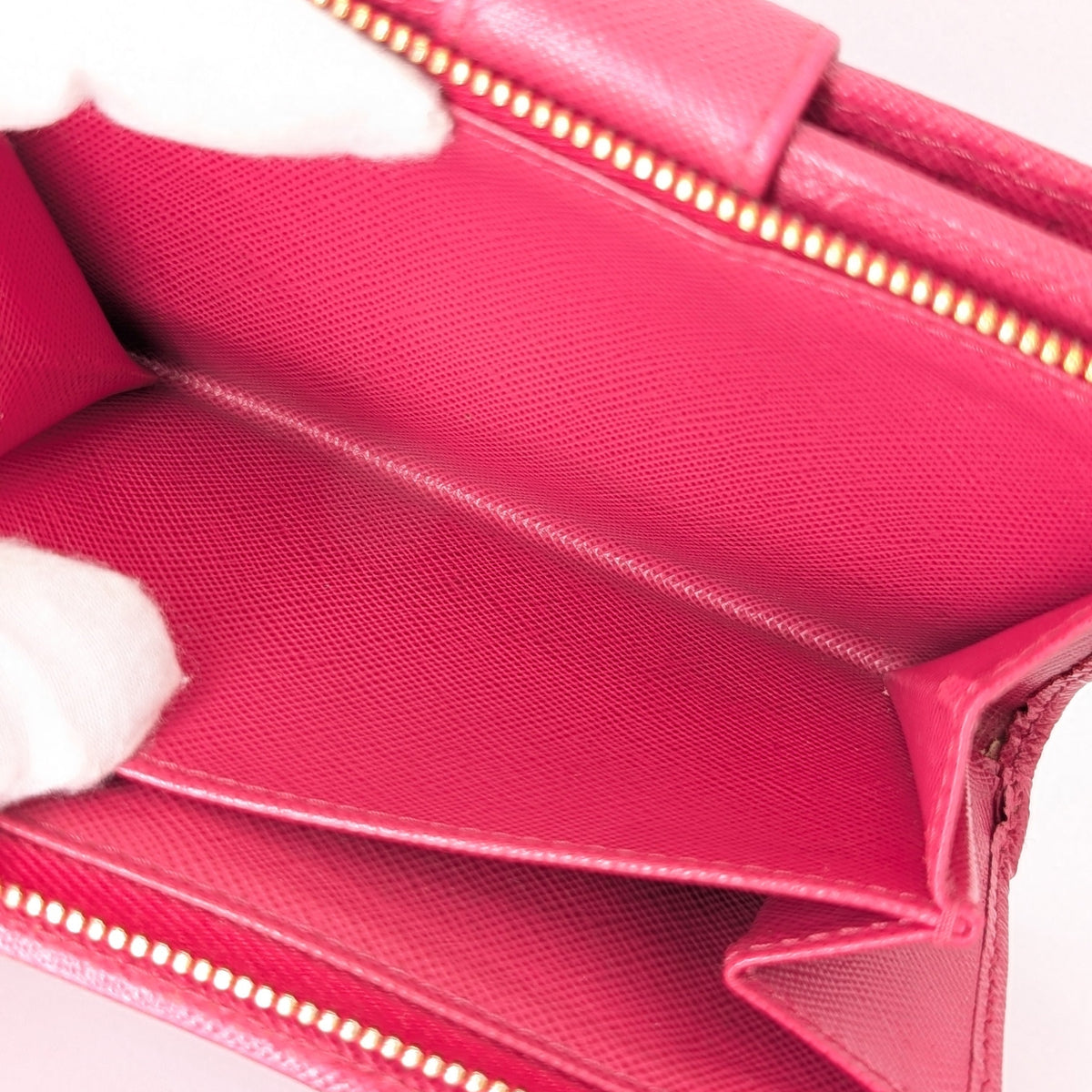 Prada Saffiano Leder Wallet Pink