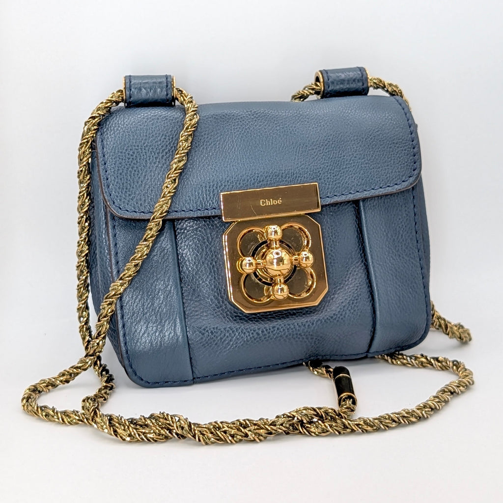 Chloé Mini Elsie Crossbody Bag aus blauem Leder
