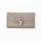 Louis Vuitton Amelia Wallet Mahina Leder Taupe