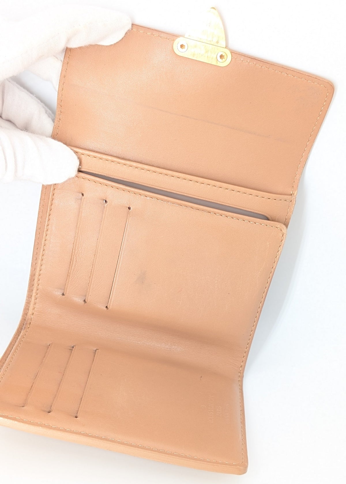 Louis Vuitton Koala Wallet Monogram Vernis Beige