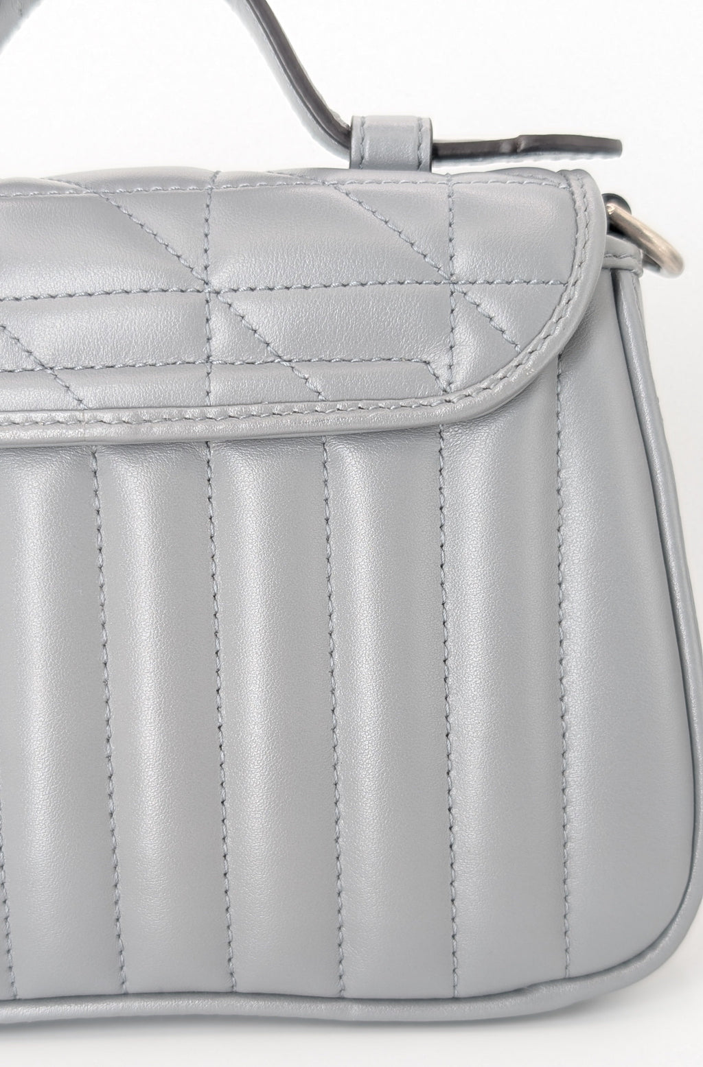 Gucci GG Marmont Monochrome Top Handle Flap Mini Grau