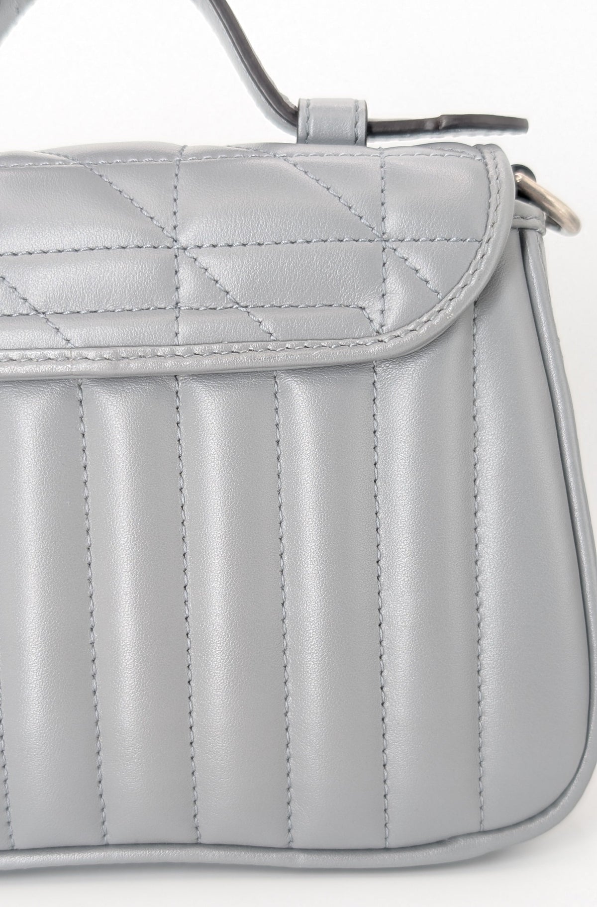 Gucci GG Marmont Monochrome Top Handle Flap Mini Grau
