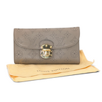 Louis Vuitton Amelia Wallet Mahina Leder Taupe