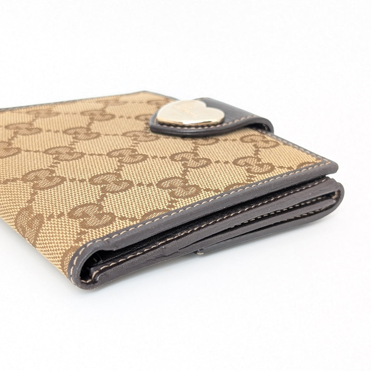 Gucci GG Canvas Compact Wallet mit Herz-Plakette
