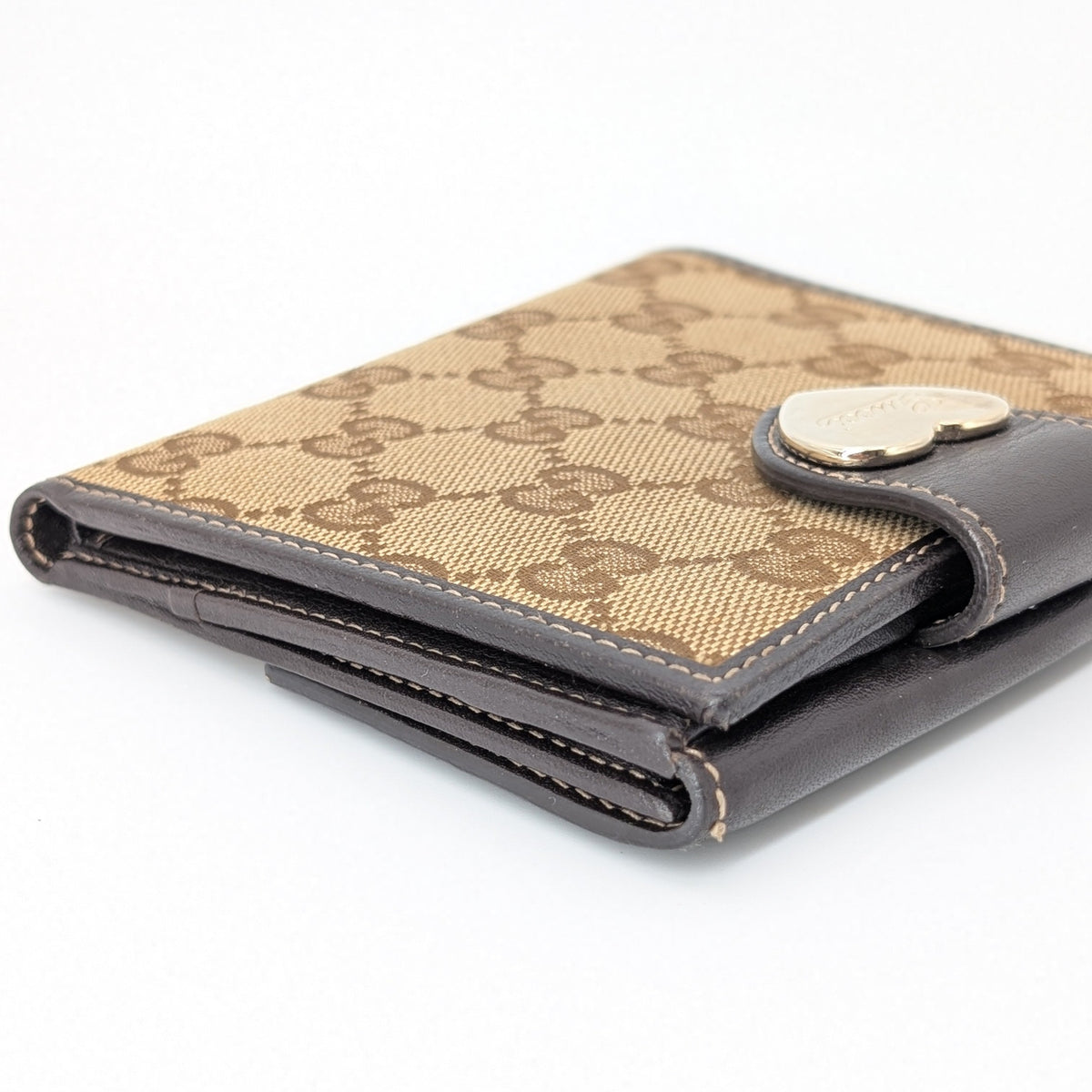 Gucci GG Canvas Compact Wallet mit Herz-Plakette