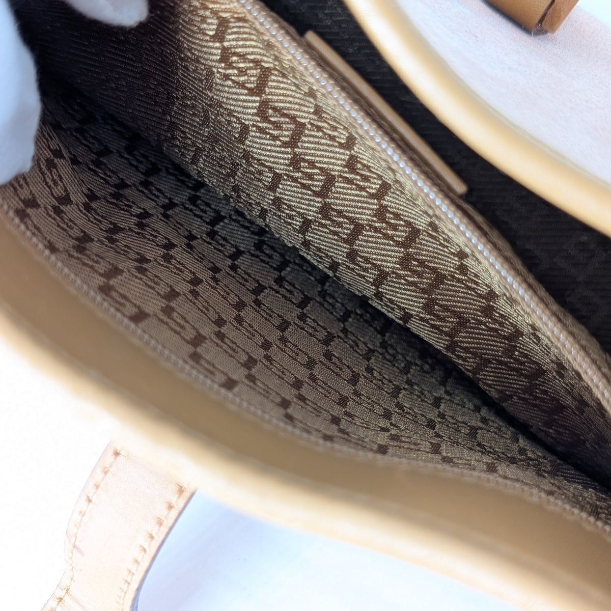 Gucci Jackie Vintage Handtasche aus rosa Wildleder