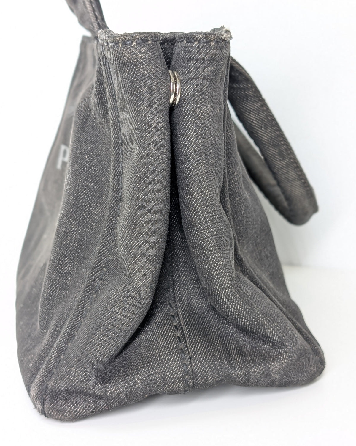 Prada Canapa Small Tote Bag aus anthrazitfarbenem Denim