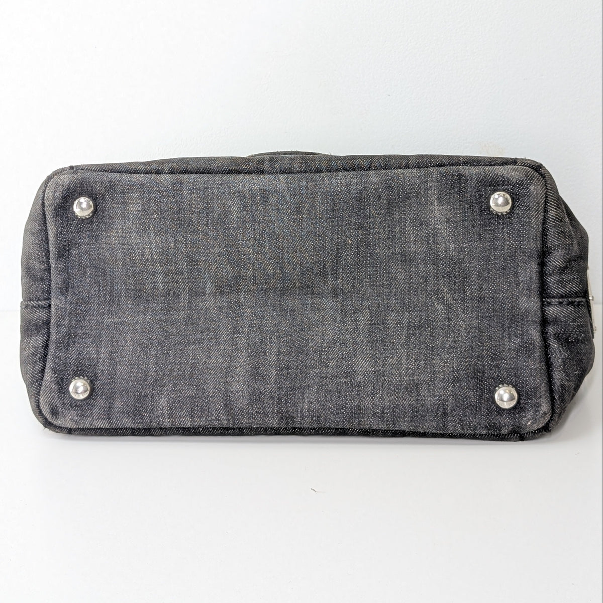 Prada Canapa Small Tote Bag aus anthrazitfarbenem Denim