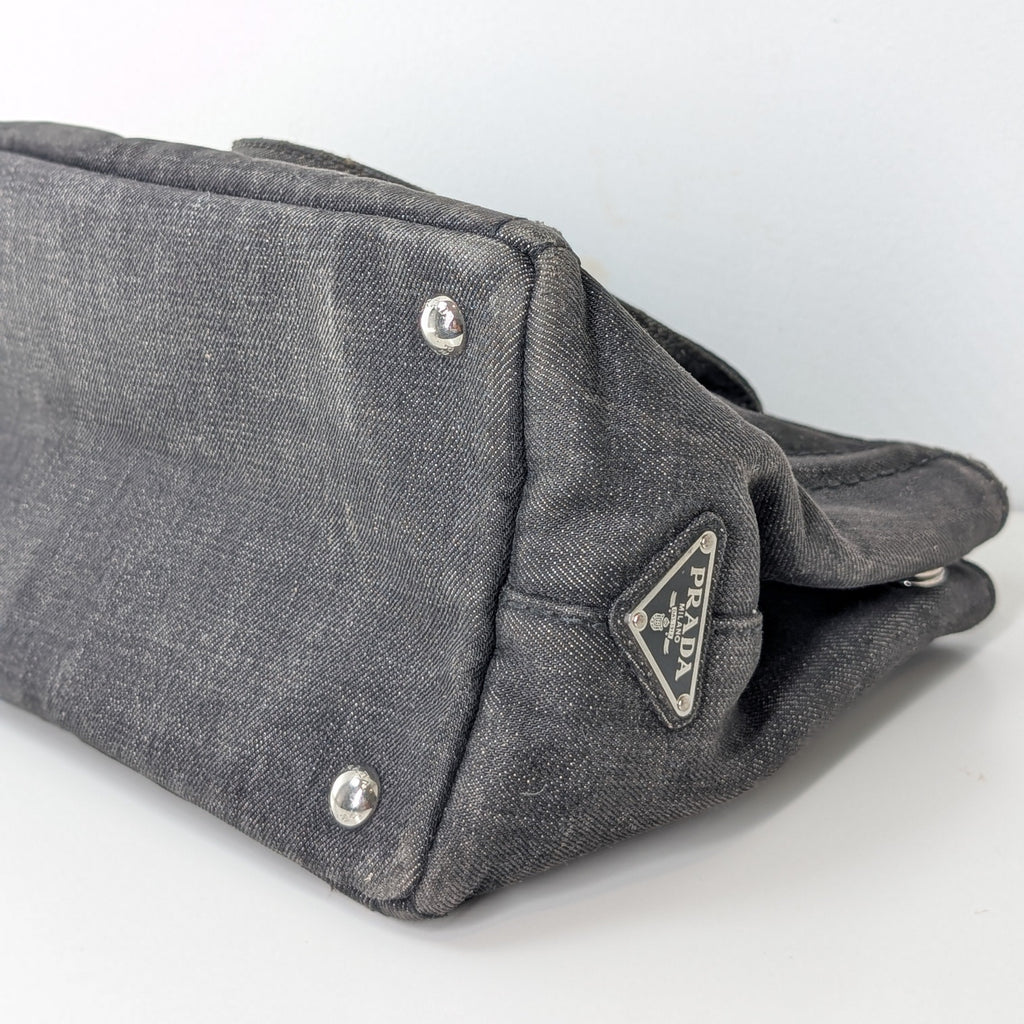 Prada Canapa Small Tote Bag aus anthrazitfarbenem Denim