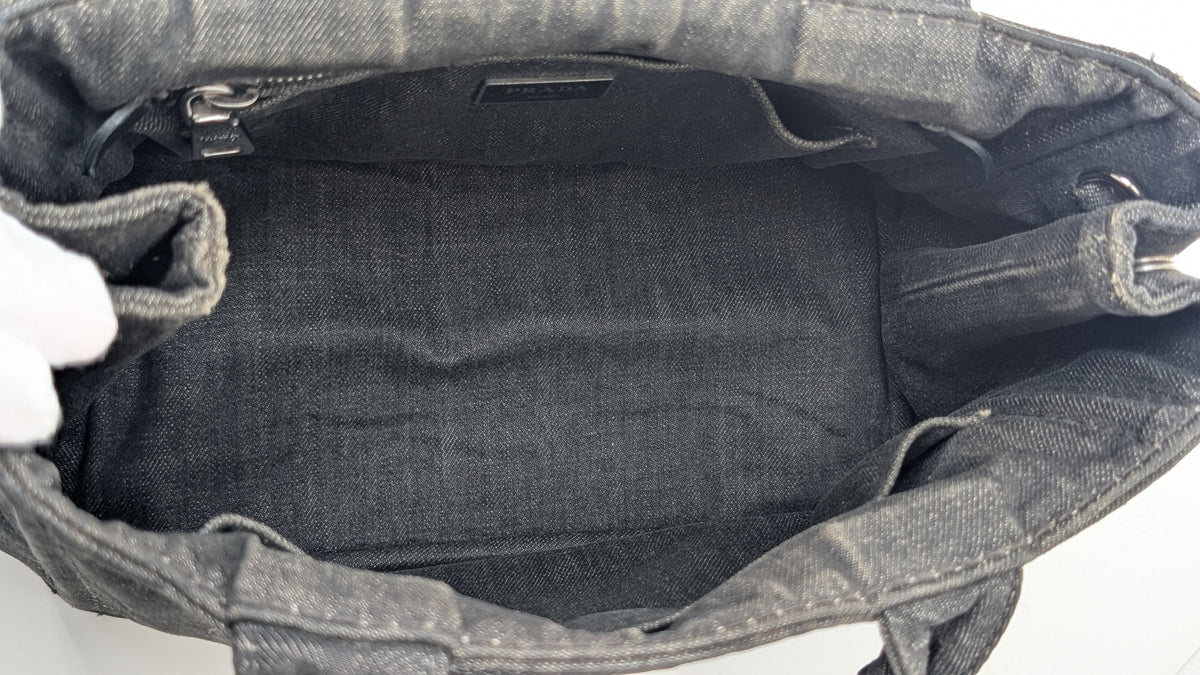 Prada Canapa Small Tote Bag aus anthrazitfarbenem Denim