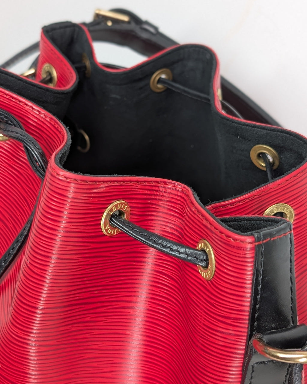 Louis Vuitton Petit Noé Epi Rot Schwarz Vintage