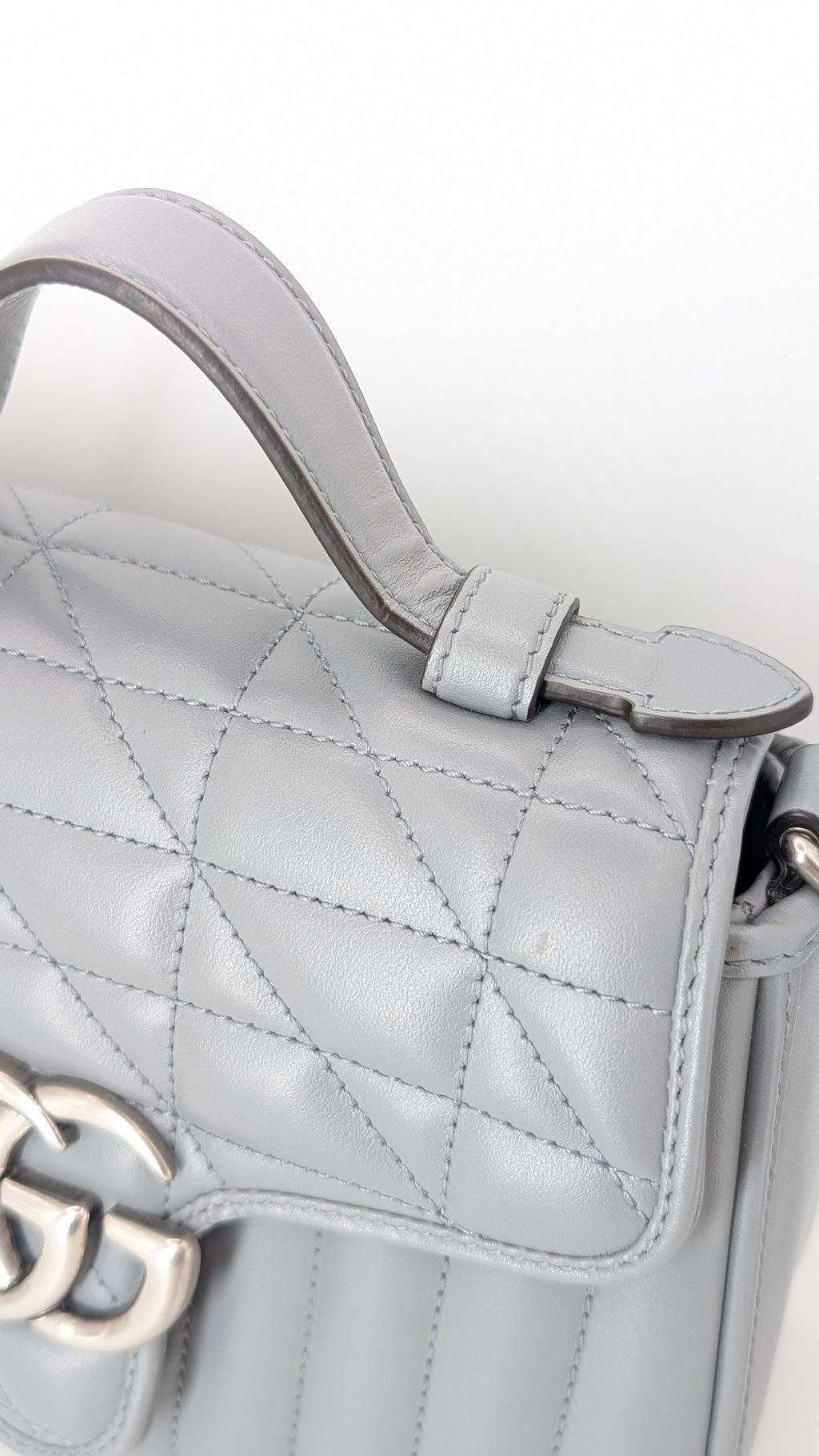 Gucci GG Marmont Monochrome Top Handle Flap Mini Grau