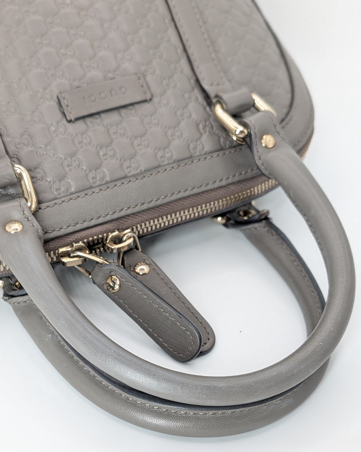 Gucci Microguccissima Mini Dome Bag Grau
