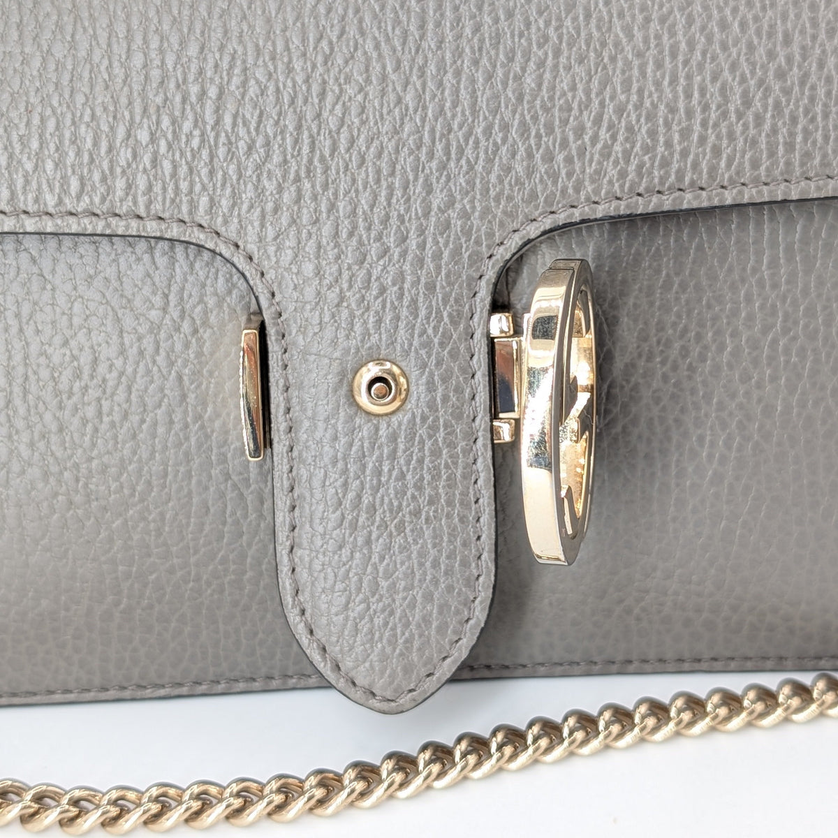Gucci Interlocking G Small Shoulder Bag Leder Grau