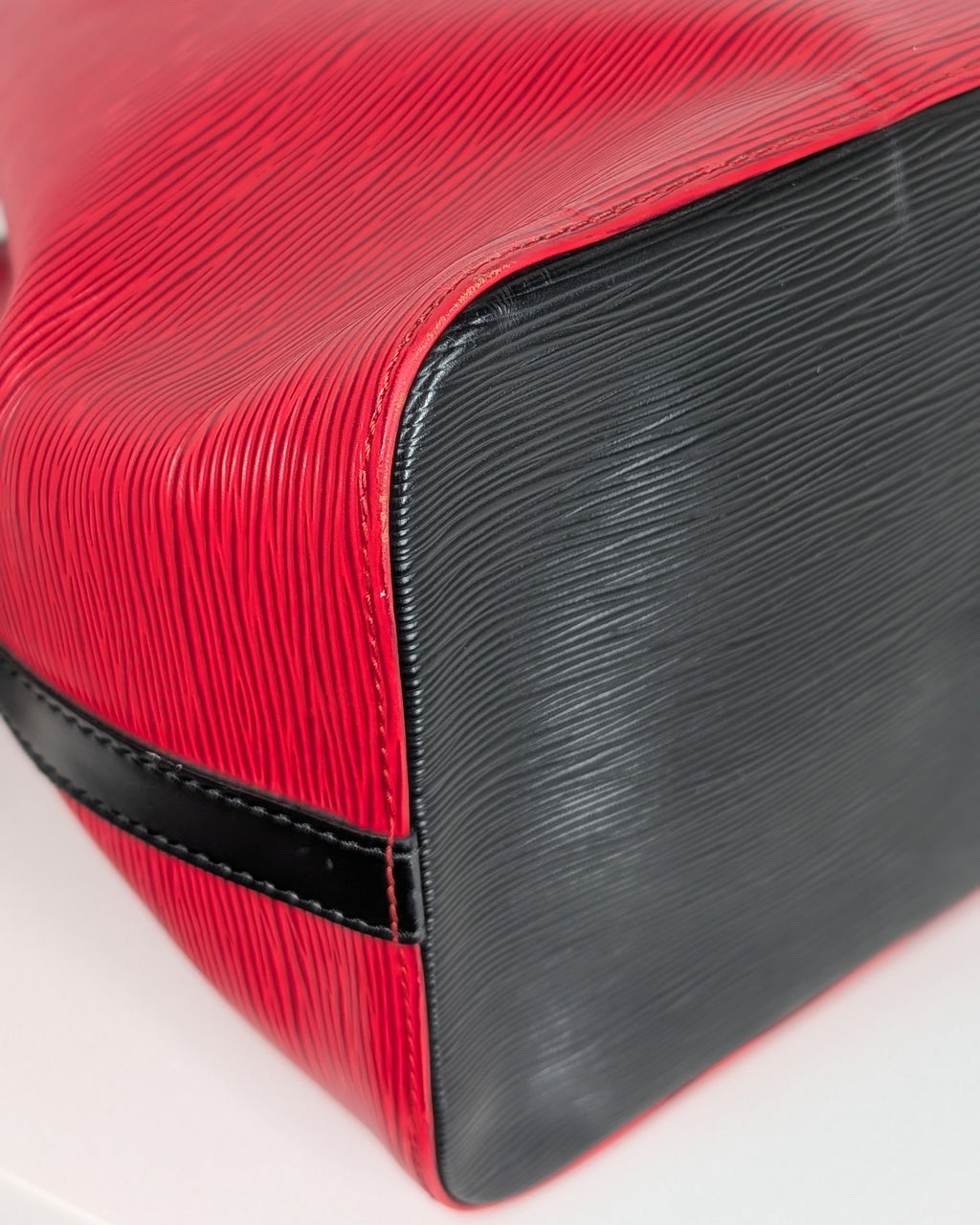 Louis Vuitton Petit Noé Epi Rot Schwarz Vintage