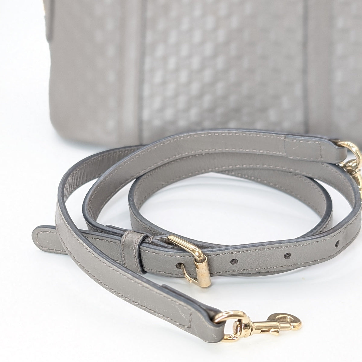Gucci Microguccissima Mini Dome Bag Grau