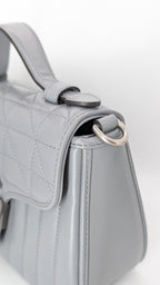 Gucci GG Marmont Monochrome Top Handle Flap Mini Grau
