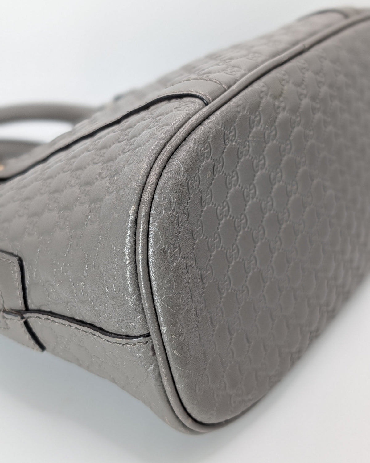 Gucci Microguccissima Mini Dome Bag Grau