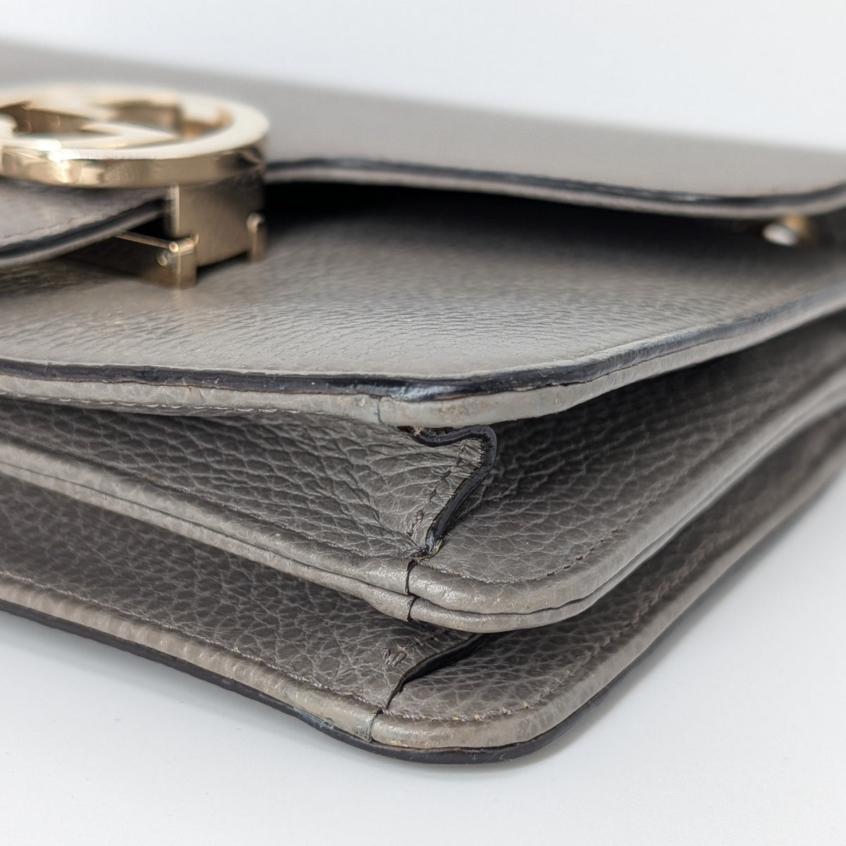 Gucci Interlocking G Small Shoulder Bag Leder Grau